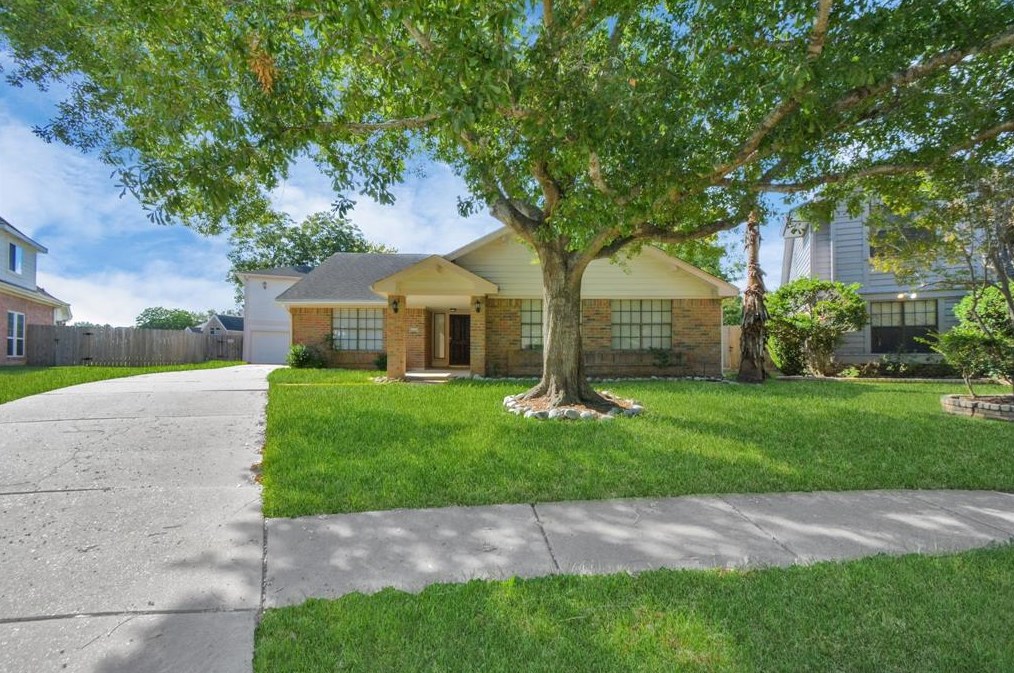 2318 Planters St, Sugar Land, TX 77479