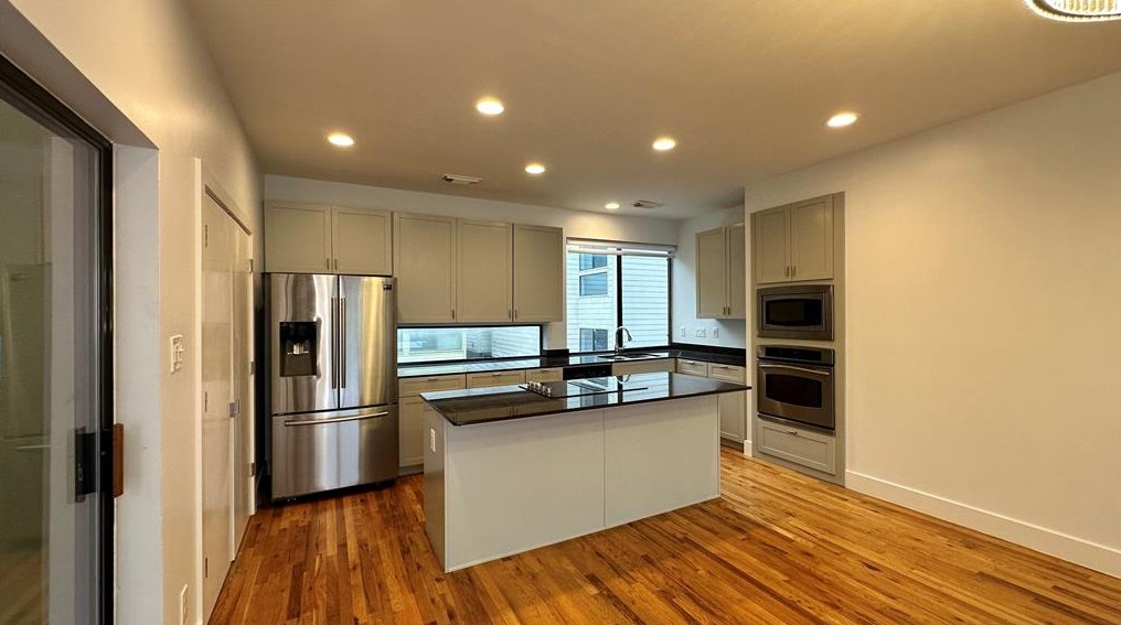 2315 Crawford St, Houston TX  77004-1017 exterior