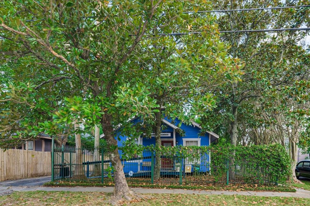 520 14th St, Houston TX  77008-0045 exterior