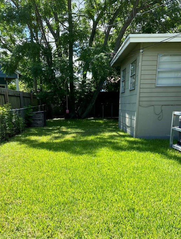 709 11th St N, Texas City, TX 77590
