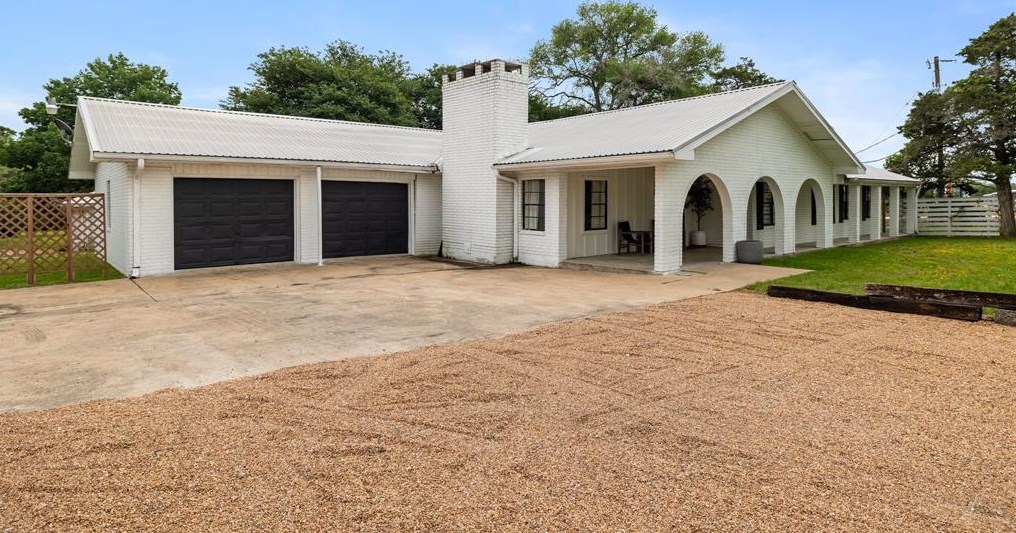 2249 State Highway 237, Round Top, TX 78954-5112
