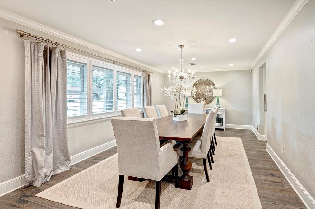 9710 Cedardale Dr, Houston, TX 77055-6110