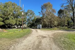 2812 Reins Rd, Beaumont, TX 77713 - Photo 32