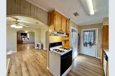 2812 Reins Rd, Beaumont, TX 77713 - Photo 6