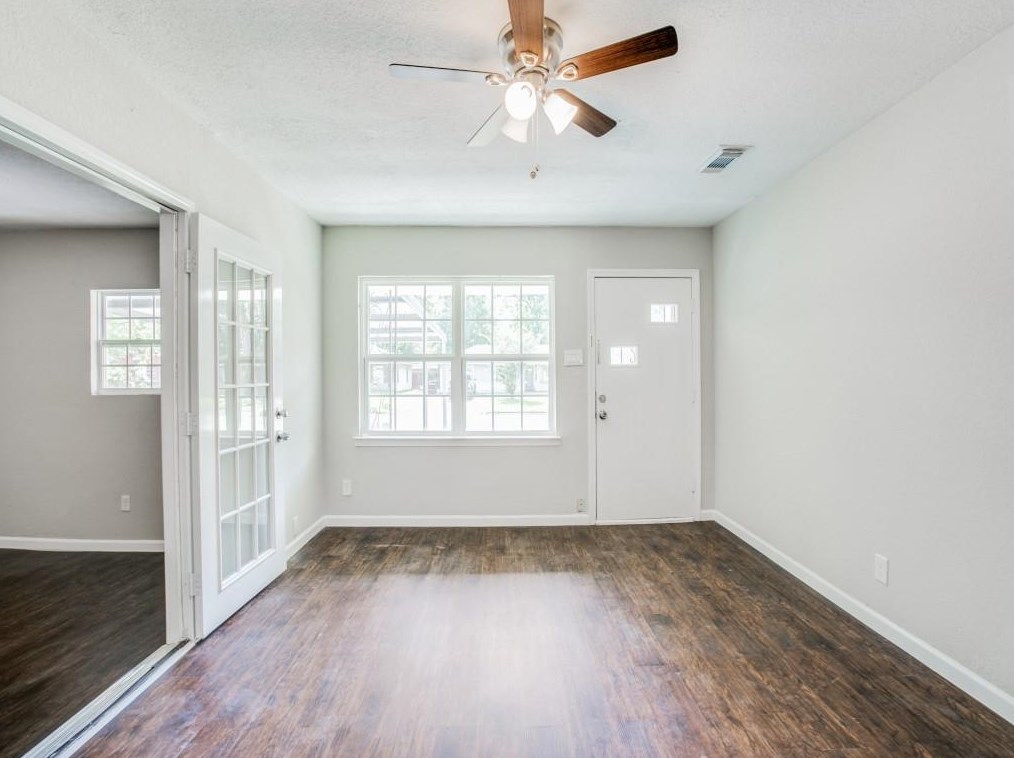 10315 Envoy St, Houston, TX 77016