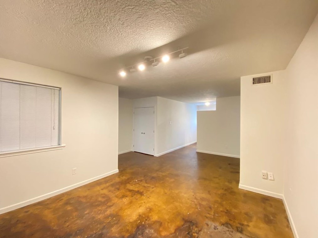 1112 Lawrence St #13, Houston, TX 77008