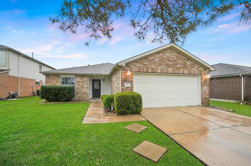 5503 Jefferson St, Pearland, TX 77584