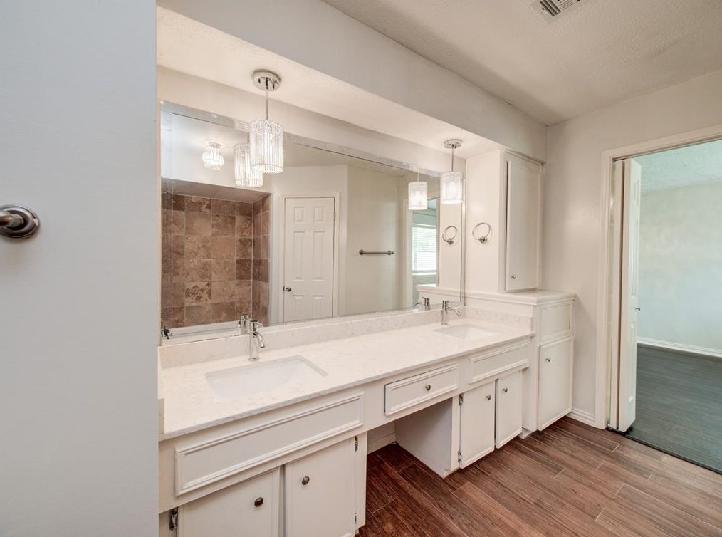 16011 Alta Mesa Dr, Houston TX  77083-1103 exterior