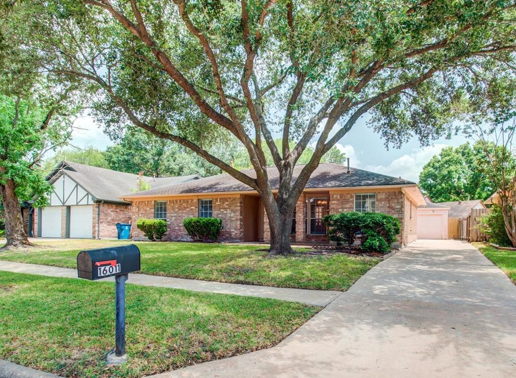 16011 Alta Mesa Dr, Houston, TX 77083-1103