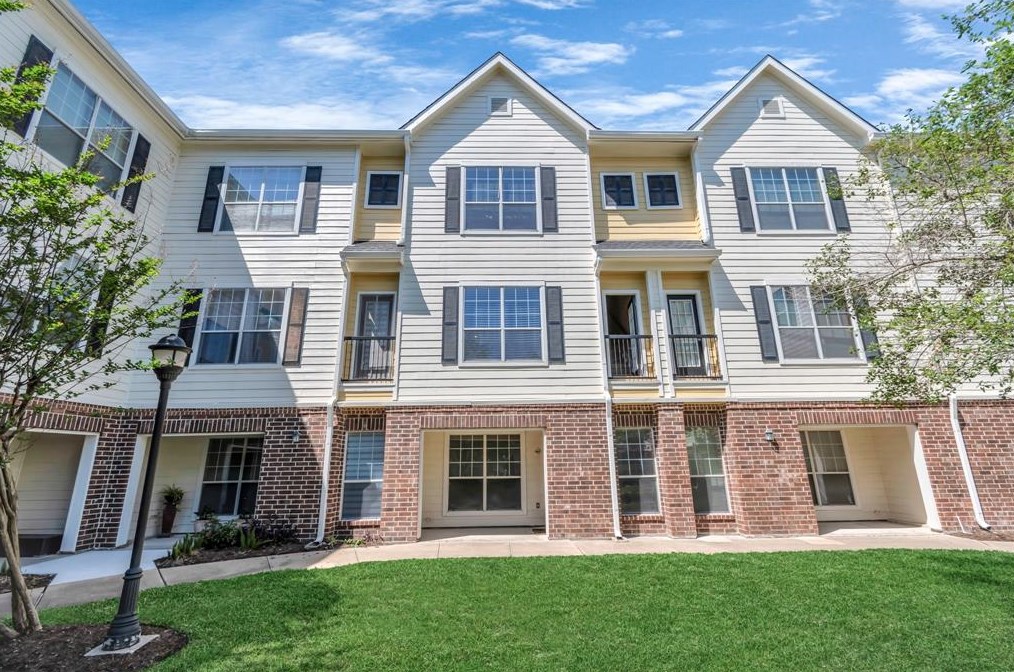 9200 Westheimer Rd, Houston TX  77063-3539 exterior