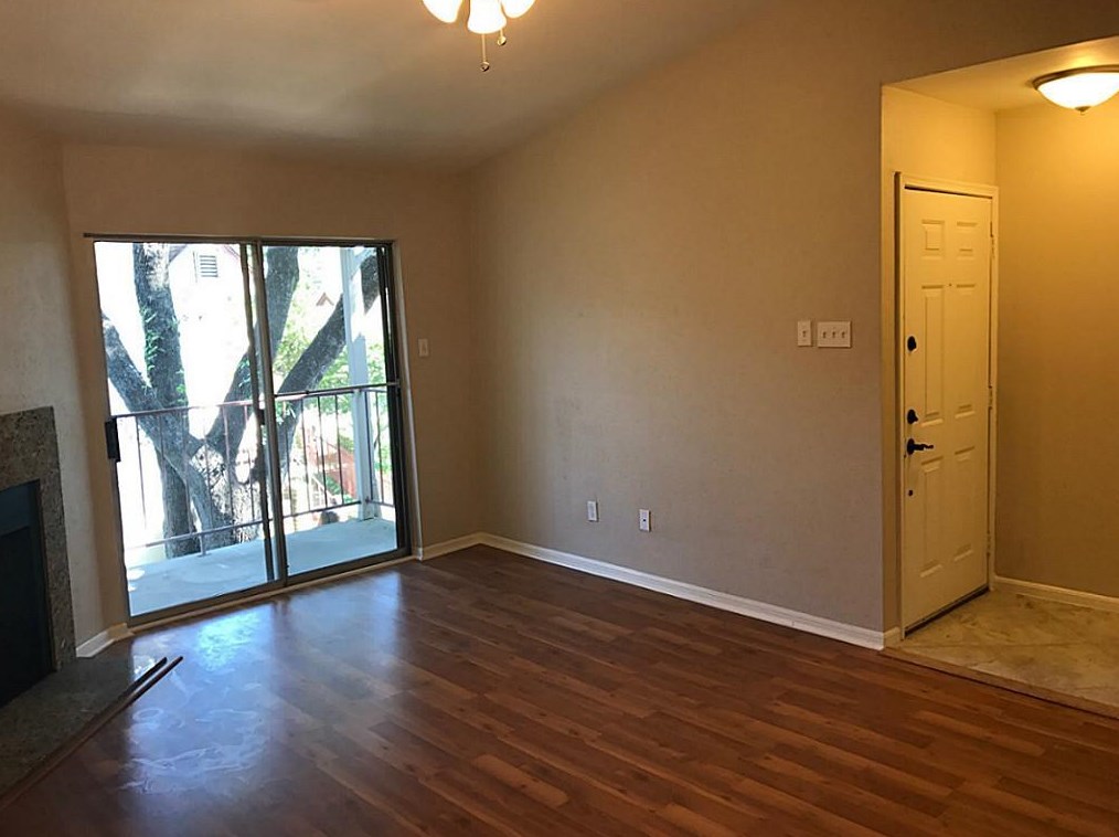 2120 El Paseo St #1402, Houston, TX 77054