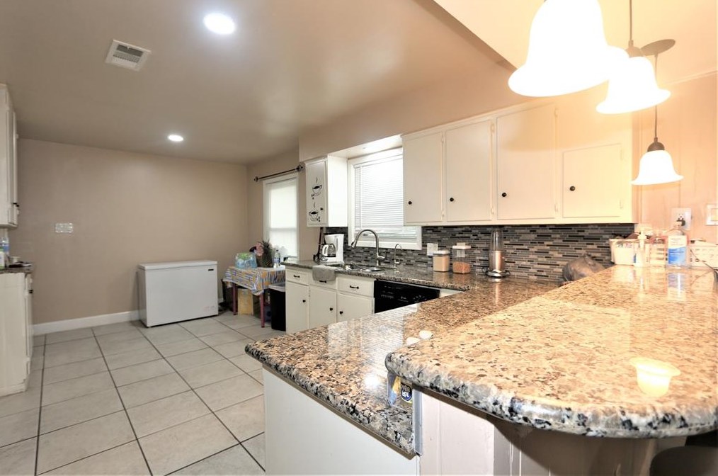 8115 Delwin St, Houston, TX 77034