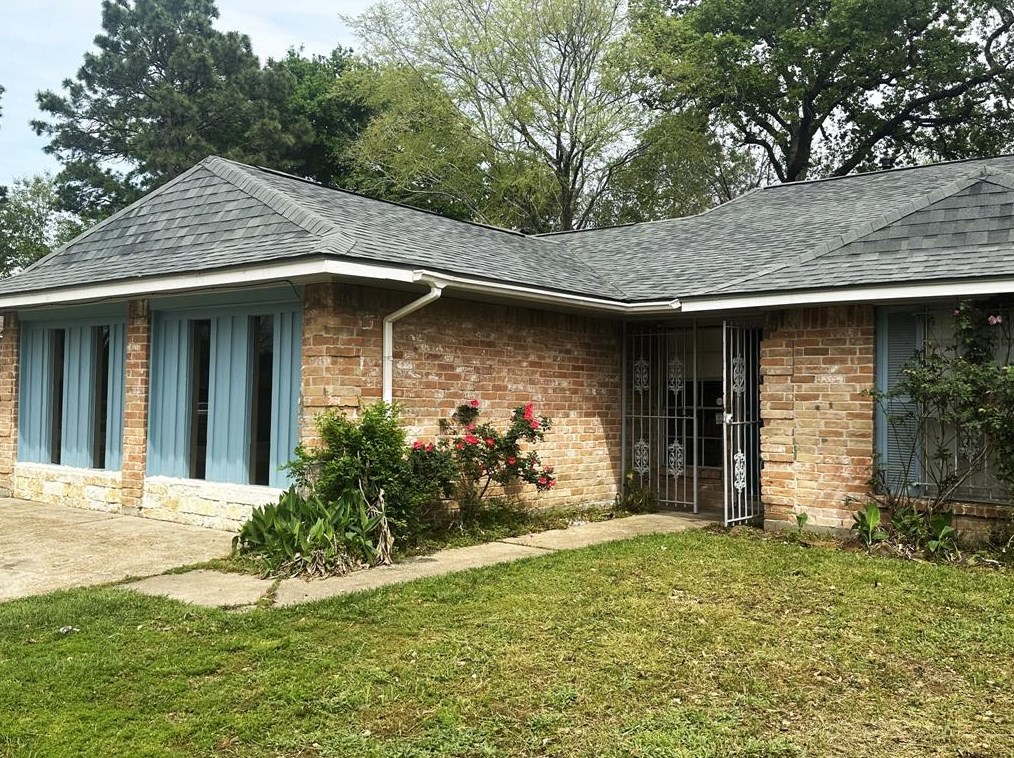 5502 Goldspier St, Houston TX  77091-5311 exterior