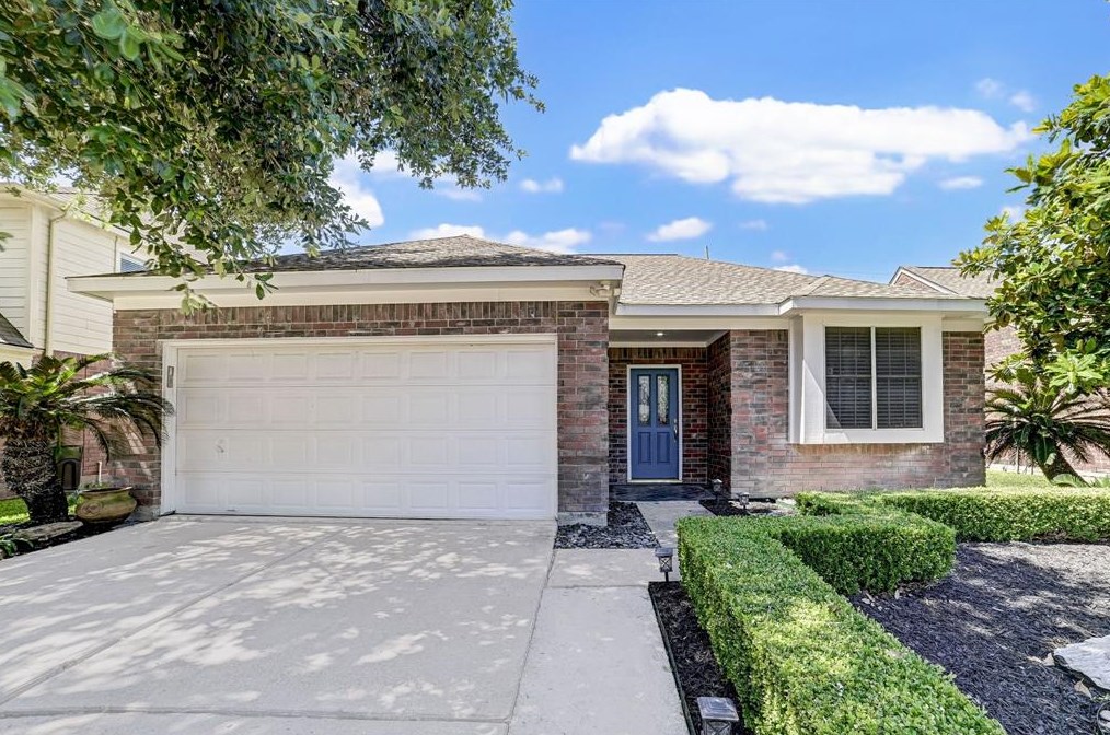 20410 Apache Lake Dr, Katy, TX 77449-6272