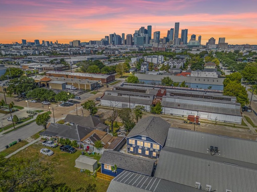 305 Roberts St #1, Houston, TX 77003