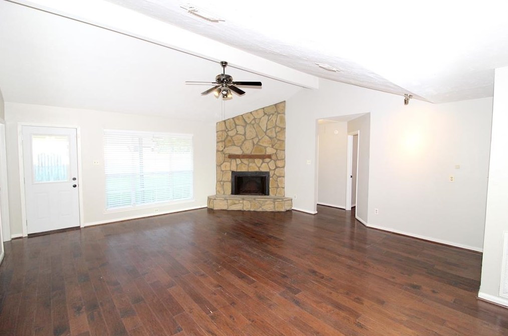 10303 Long River Dr, Sugar Land, TX 77498