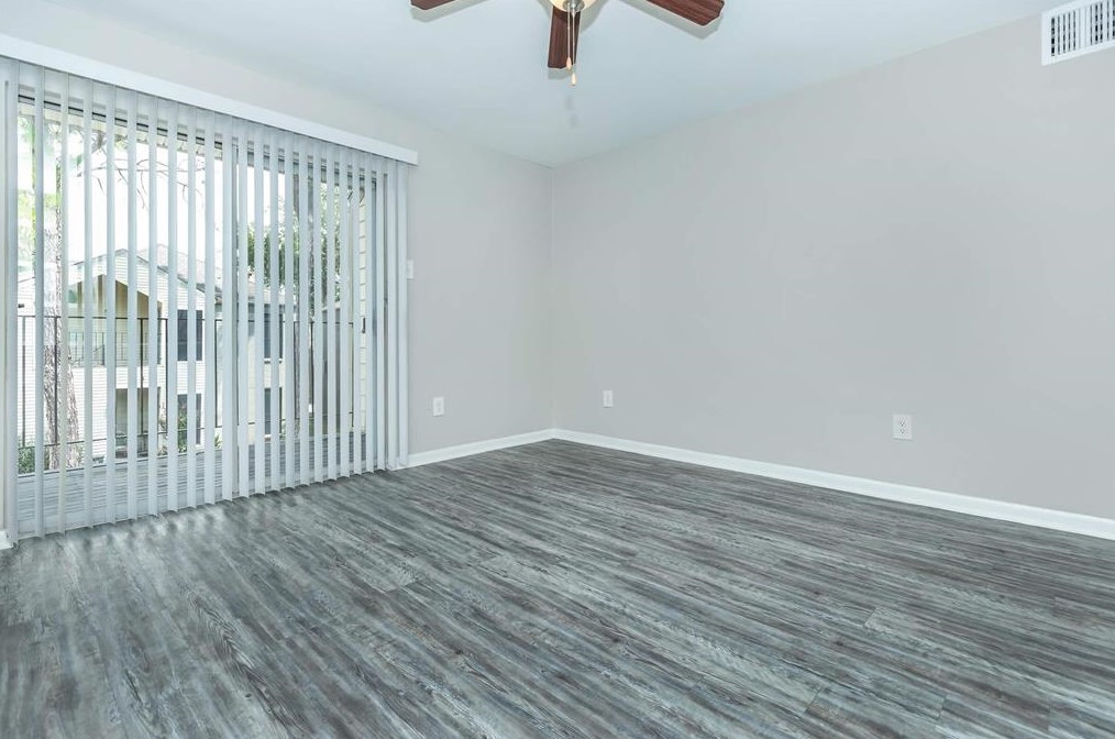 1111 W Main St #1002, League City, TX 77573