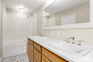 5000 Old Castle Ln, Dickinson, TX 77539 - Photo 14