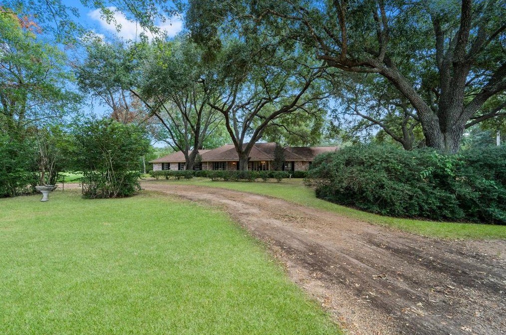 26511 Meadow Ln, Katy, TX 77494-5405