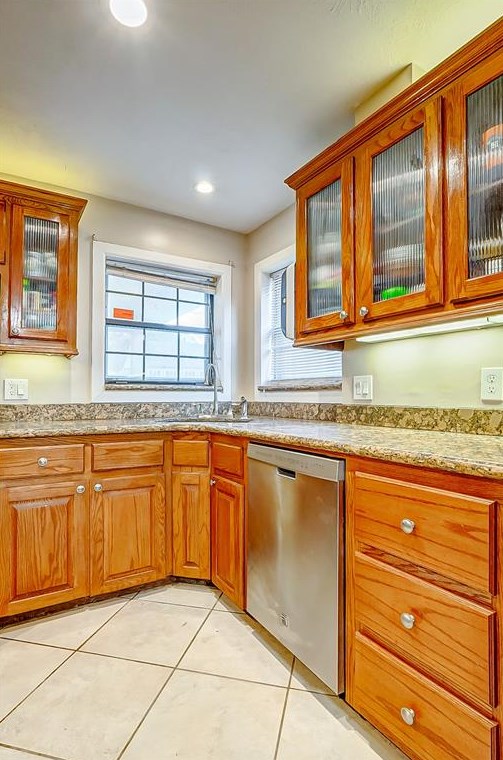 2213 Cherry Ln, Pasadena TX 77502-4043 exterior