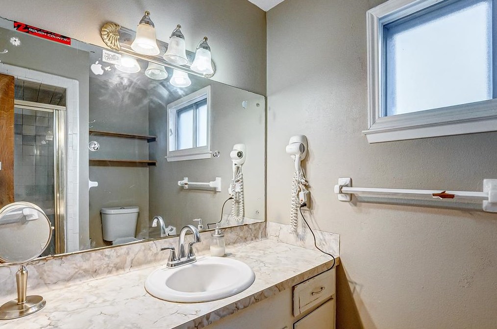 2213 Cherry Ln, Pasadena TX 77502-4043 exterior