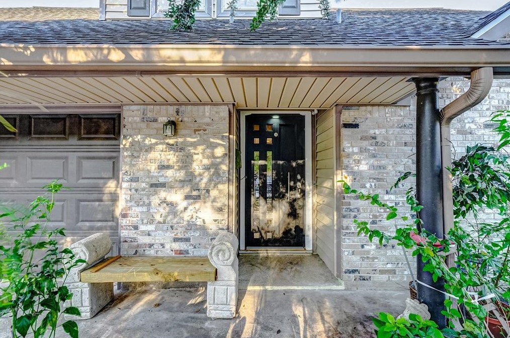 2213 Cherry Ln, Pasadena TX 77502-4043 exterior