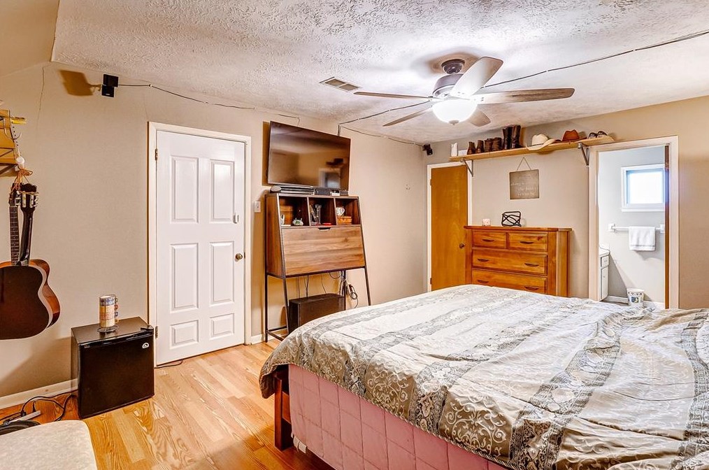 2213 Cherry Ln, Pasadena TX 77502-4043 exterior