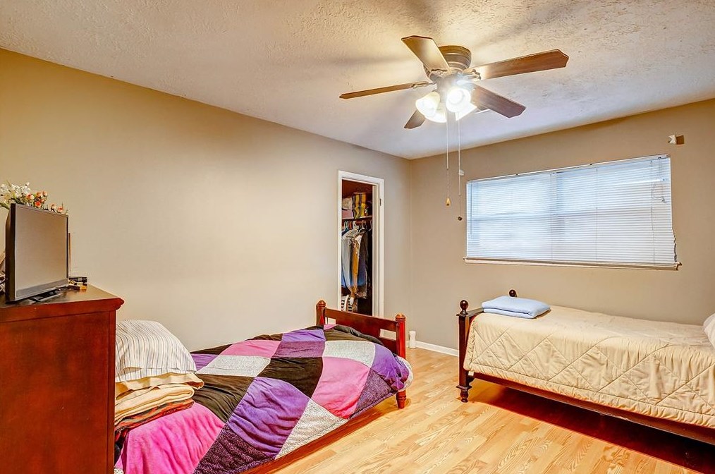 2213 Cherry Ln, Pasadena TX 77502-4043 exterior