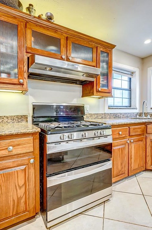 2213 Cherry Ln, Pasadena TX 77502-4043 exterior