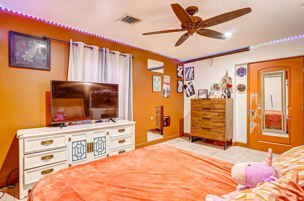 2213 Cherry Ln, Pasadena TX 77502-4043 exterior