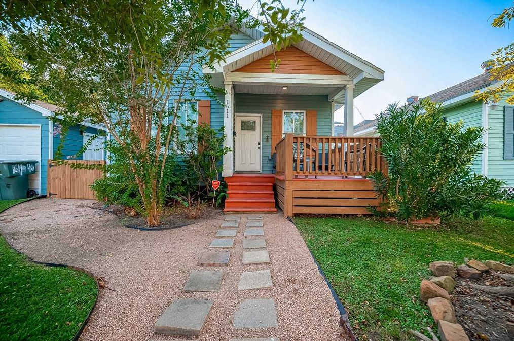 1611 40th St, Galveston, TX 77550