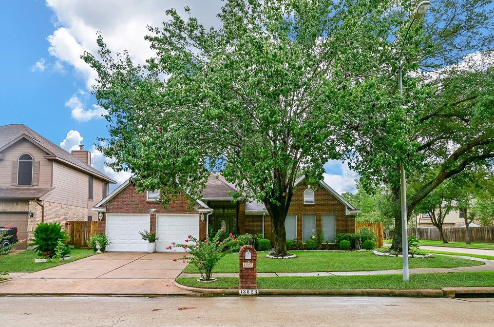 13623 Dempley Dr, Houston, TX 77041-5942