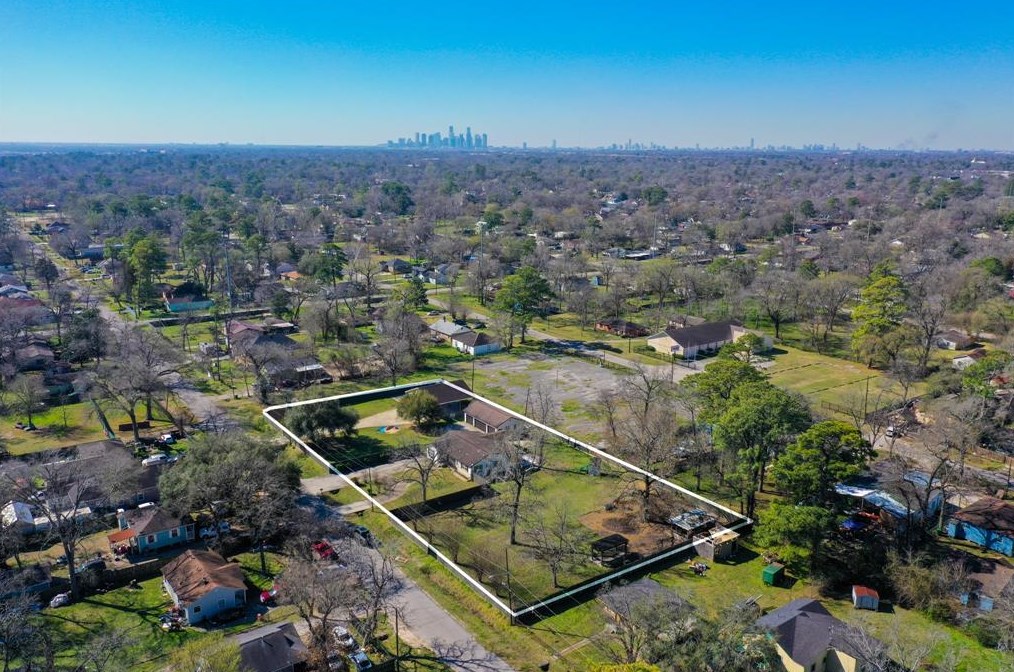 9311 Lanewood Dr, Houston, TX 77016
