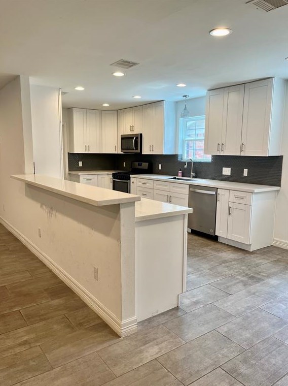 5511 Caversham Dr, Houston, TX 77096-2938