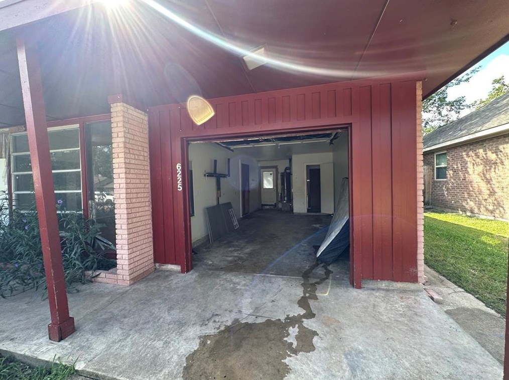 6225 Grape St, Houston, TX 77074-7421