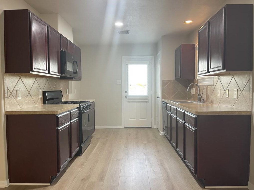 21527 Falvel Misty Dr, Spring TX  77388-2513 exterior