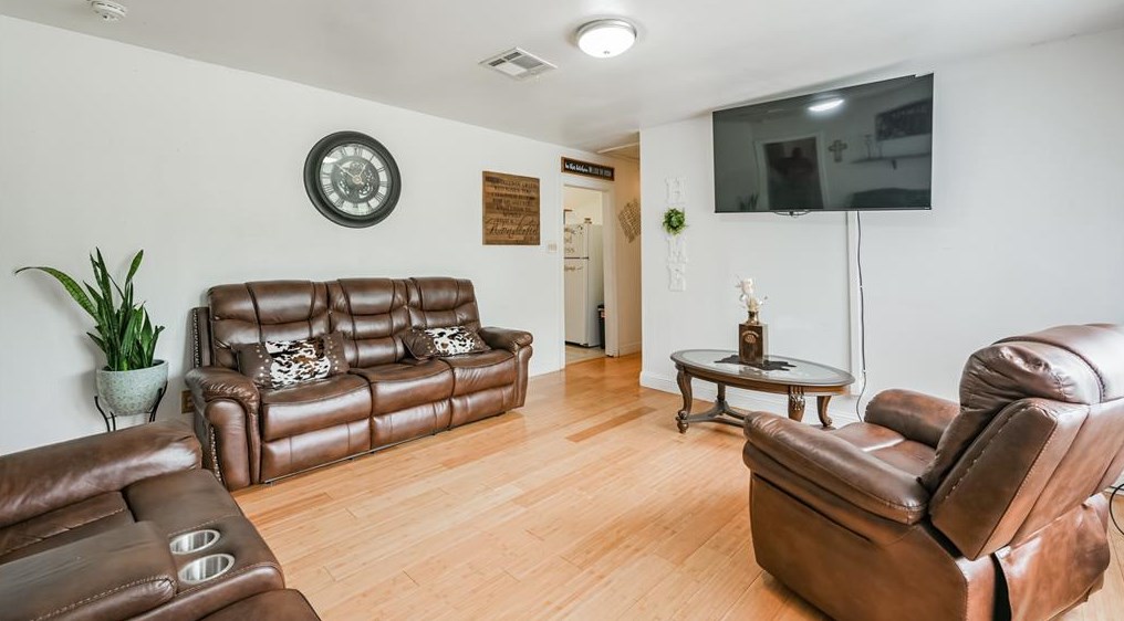 9902 Cargill St, Houston, TX 77029-3510