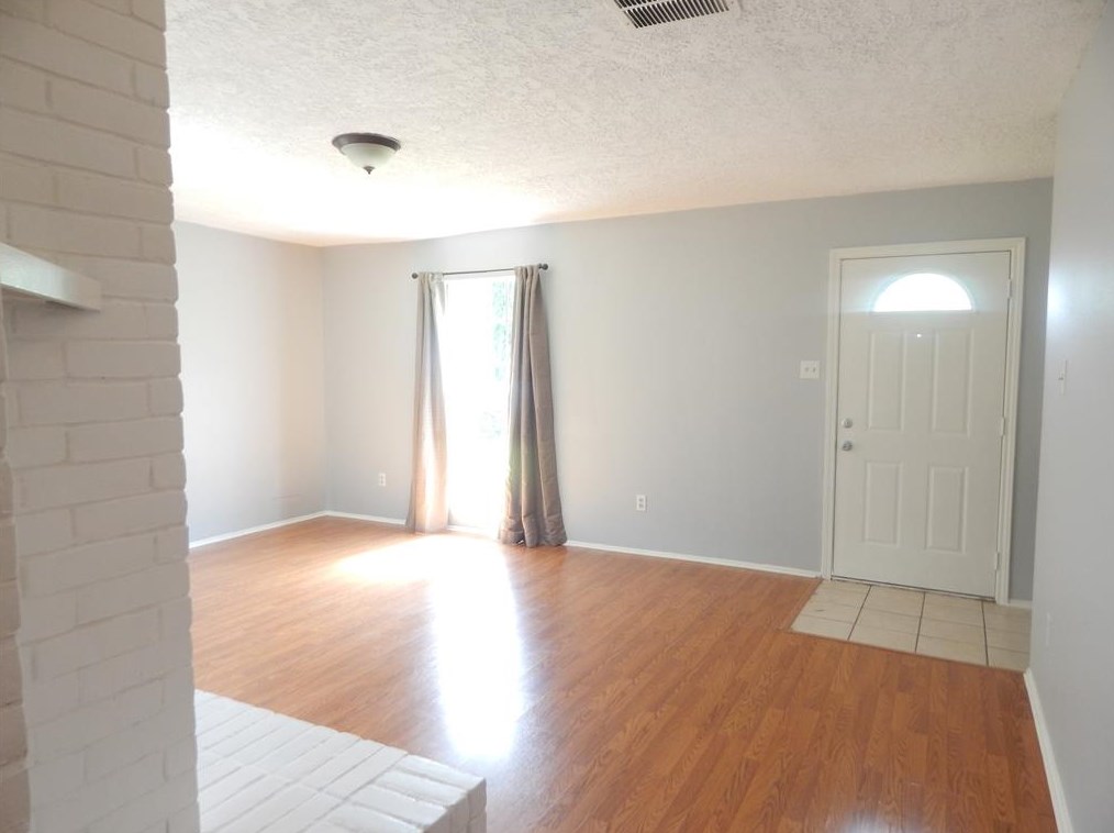 7507 Mesones Dr, Houston TX  77083-3725 exterior