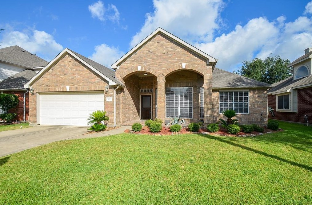 10815 White Oak Trace Dr, Cypress, TX 77429