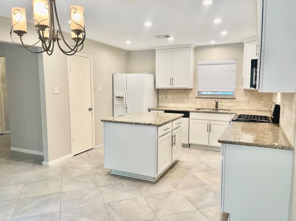 13 Maywind Ct, Spring TX  77381-3716 exterior