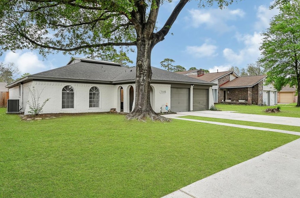 7115 Foxway Ln, Humble, TX 77338