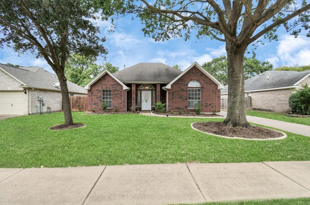 21042 Carmel Valley Dr, Katy, TX 77449-4202