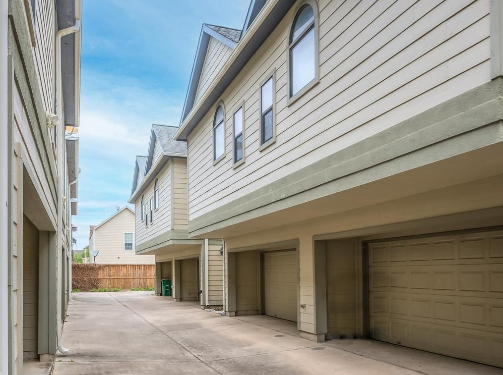 2907 Leeland St, Houston, TX 77003