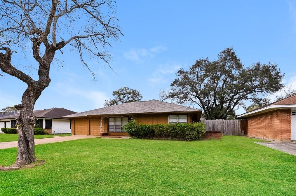 6215 Schevers St, Houston, TX 77087