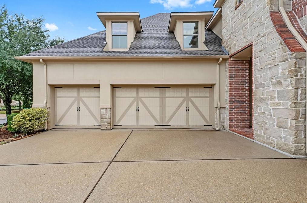 91 Knights Crossing Dr, Spring TX  77382-1494 exterior