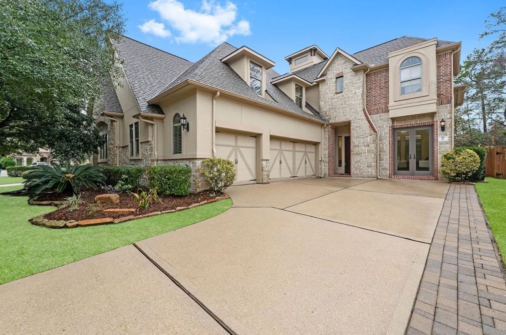 91 Knights Crossing Dr, Spring TX  77382-1494 exterior