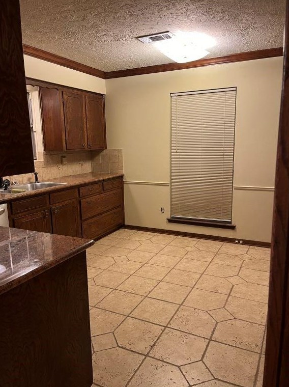 2013 Memorial Ct, Pasadena TX 77502-5612 exterior