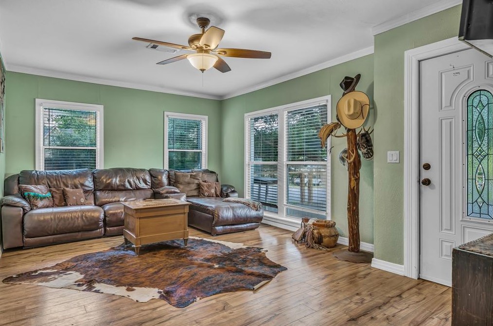 407 Fawn St, Caldwell, TX 77836-1267