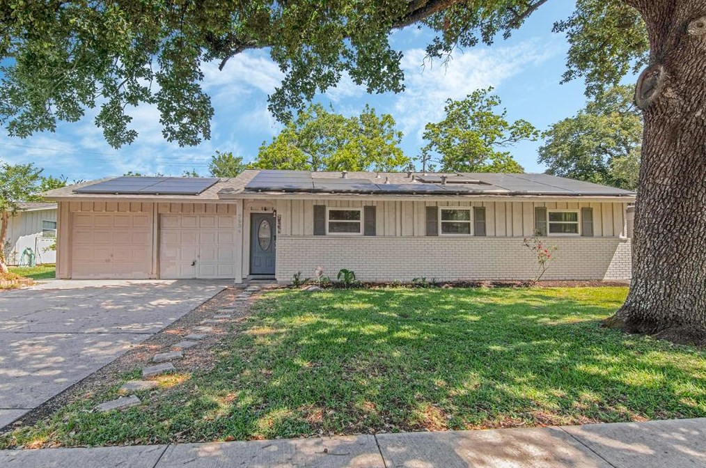 7934 Cedel Dr, Houston, TX 77055-1502
