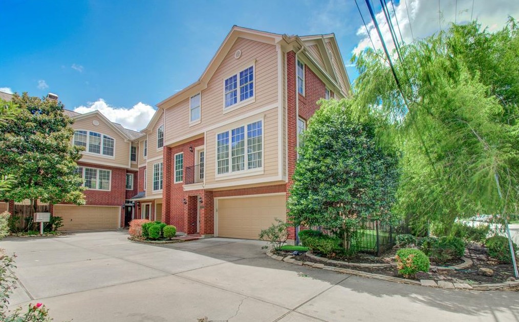 902 Cohn St, Houston, TX 77007